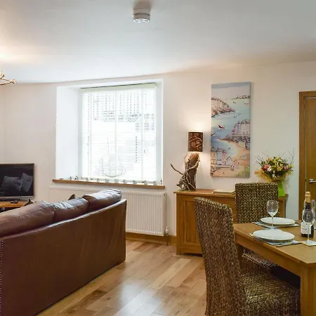 Holiday home Alice's Place *